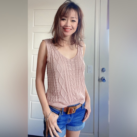 016 Dusty Pink Sleeveless V neck Knit Top - Picture 6 of 8